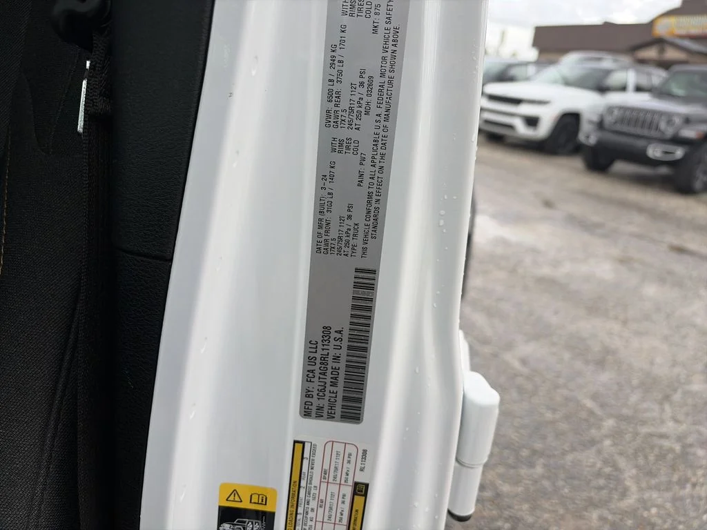 Used 2024 White Jeep Sport image 34