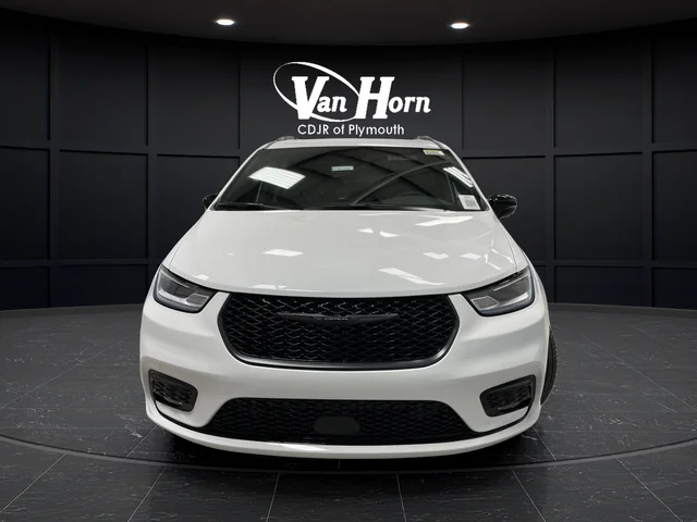 New 2026 Bright White Clear-Coat Exterior Paint Chrysler Select image 12