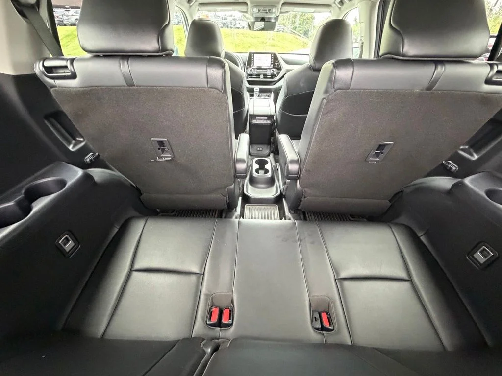 Used 2021 Silver Toyota XLE image 50
