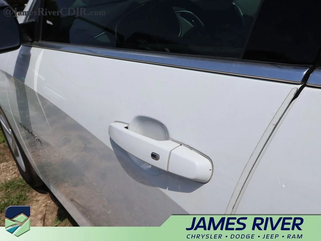 Used 2022 White Chevrolet LS image 19
