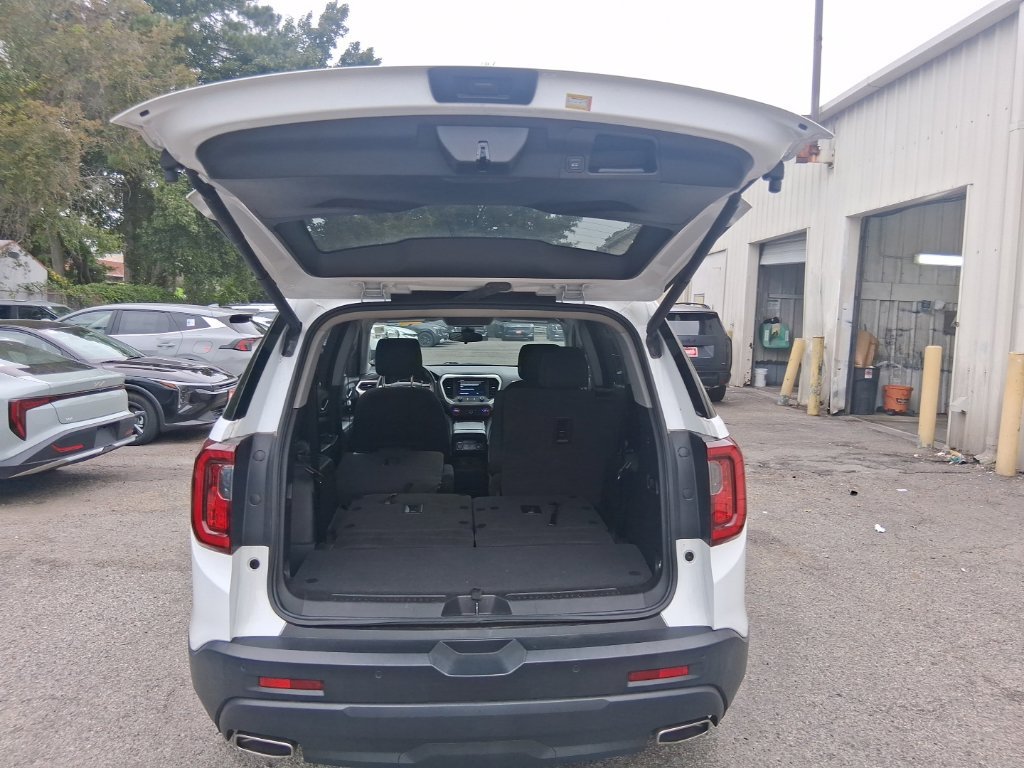 Used 2022 White GMC SLE image 22