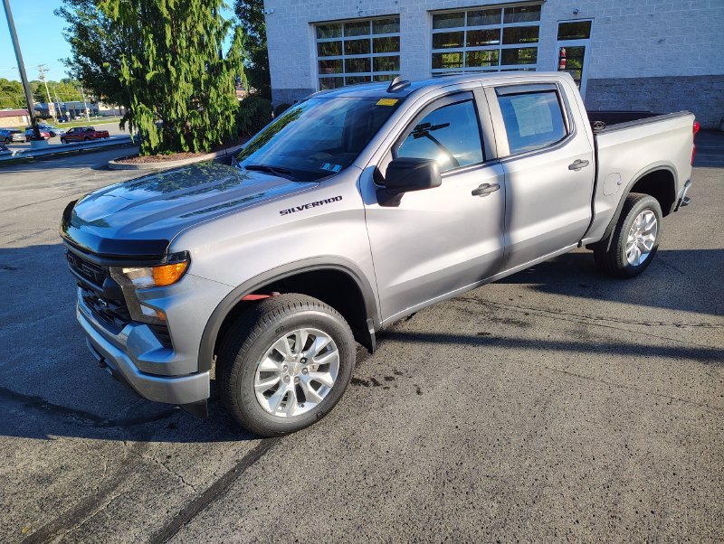 Used 2023 Gray Chevrolet Custom image 10