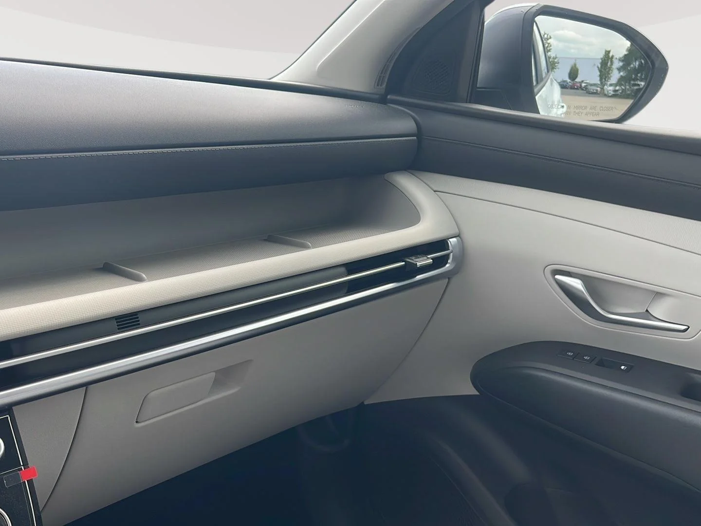 New 2026 Creamy White Pearl Hyundai Blue SE image 27
