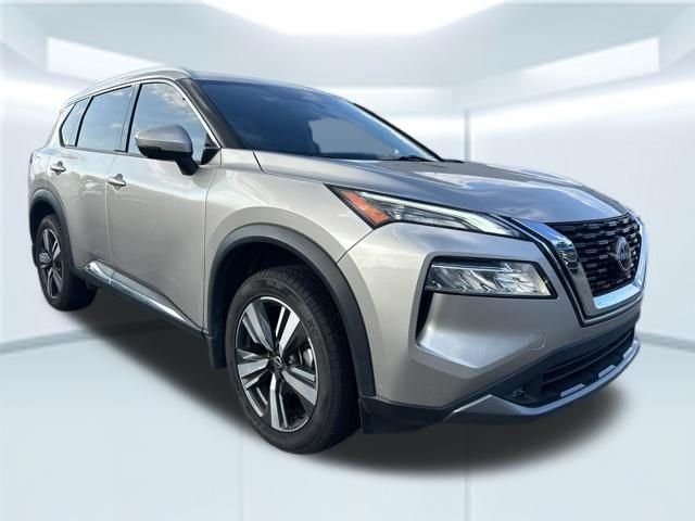 Used 2022 Champagne Silver Metallic Nissan SL image 3
