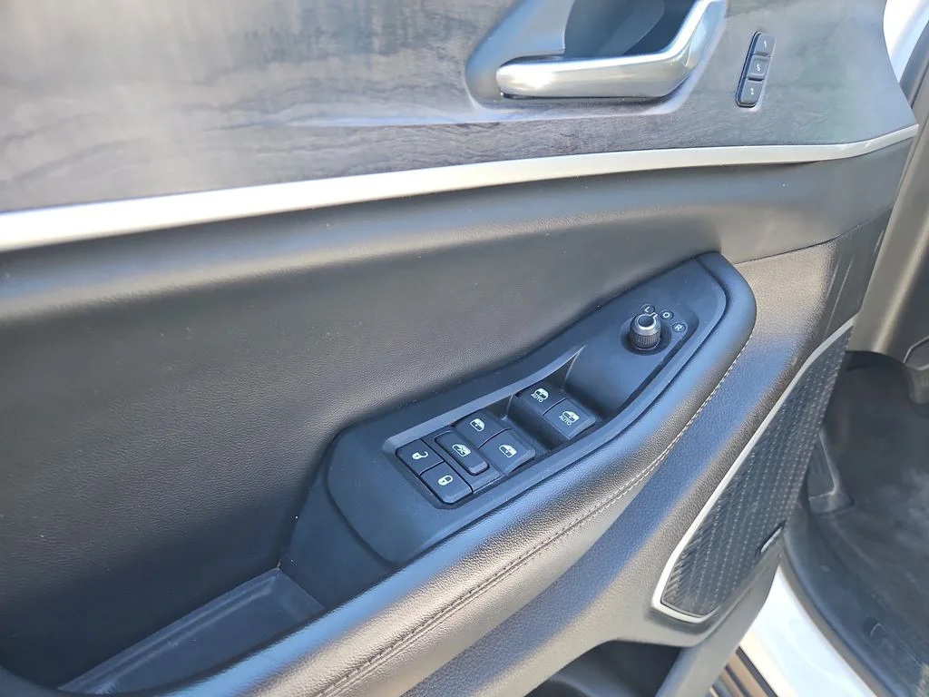 Used 2024 White Jeep 4xe image 20