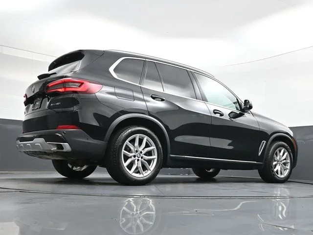 Used 2023 Black BMW xDrive40i image 31