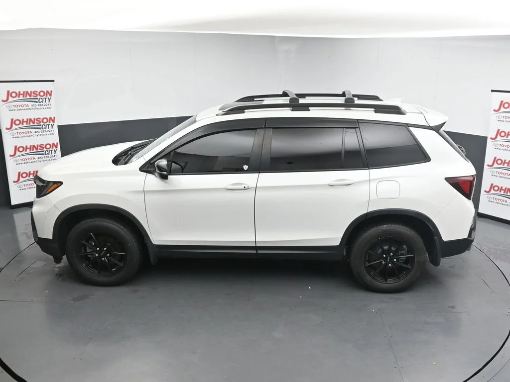 Used 2022 White Honda TrailSport image 28