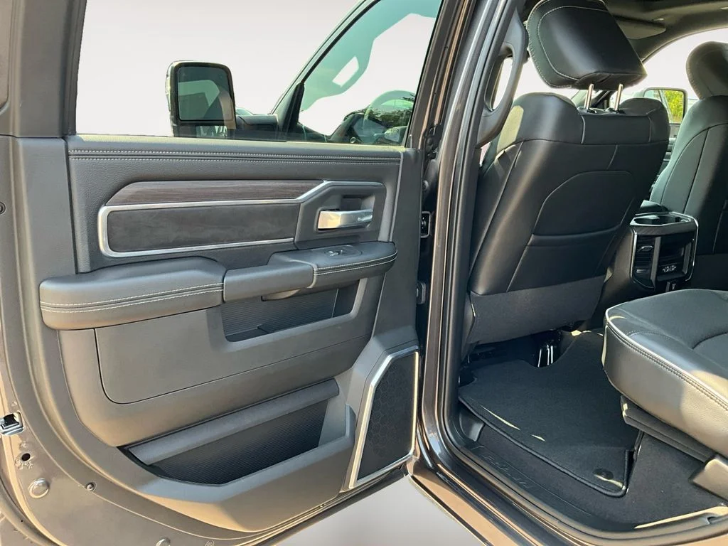 2026 RAM 2500 Laramie - Photo 10