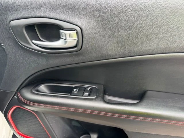 Used 2018 White Jeep Trailhawk 4x4 image 24
