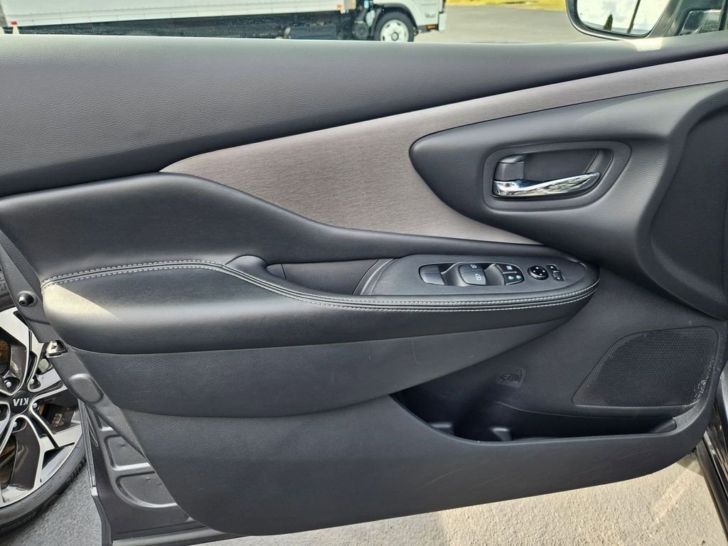 Used 2023 Gun Metallic Nissan SV image 9