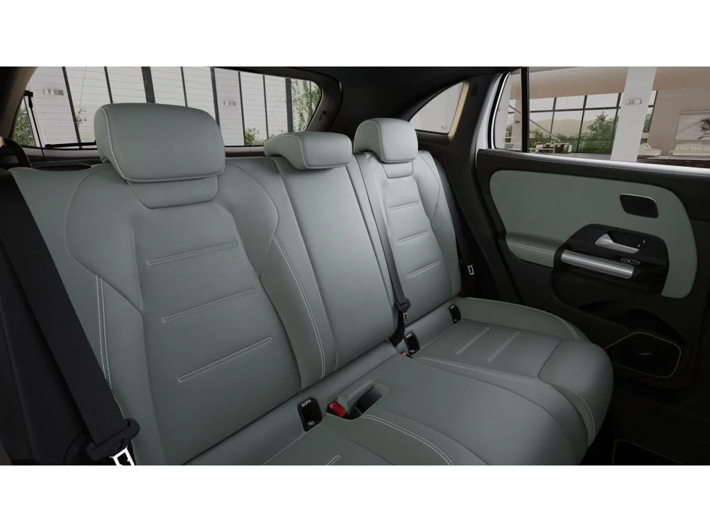 New 2026 White Mercedes-Benz GLA 250 image 5