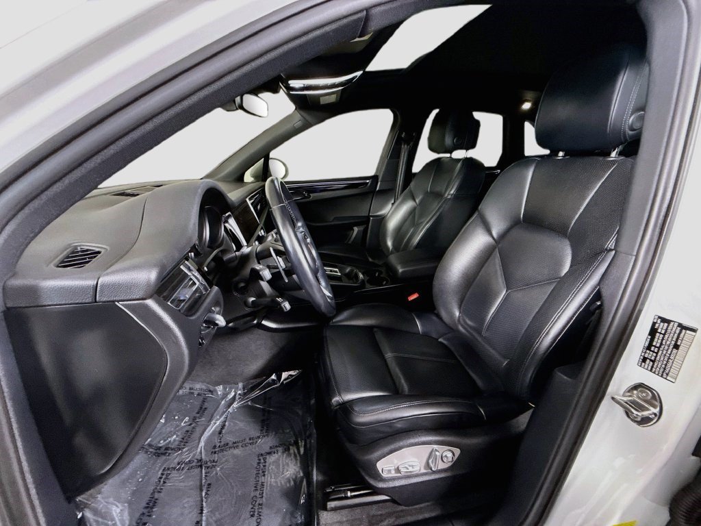 Used 2024 White Porsche Base image 18