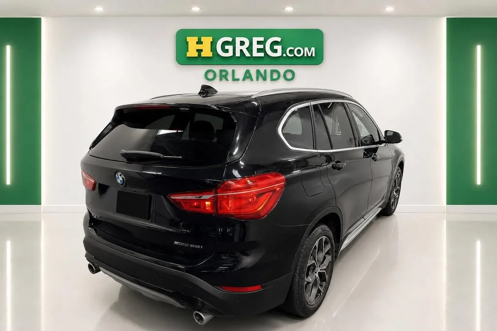 Used 2021 Jet Black BMW sDrive28i image 4