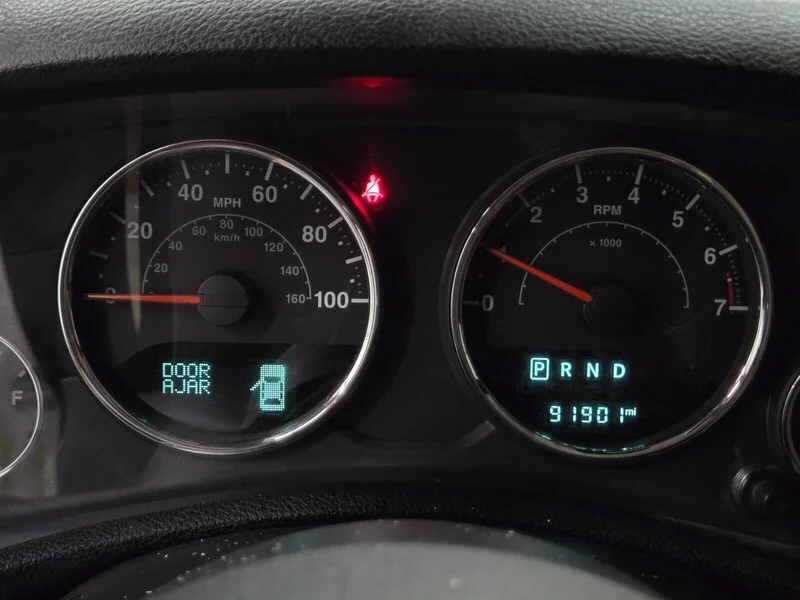Used 2017 Bright White Clearcoat Jeep Sahara image 15
