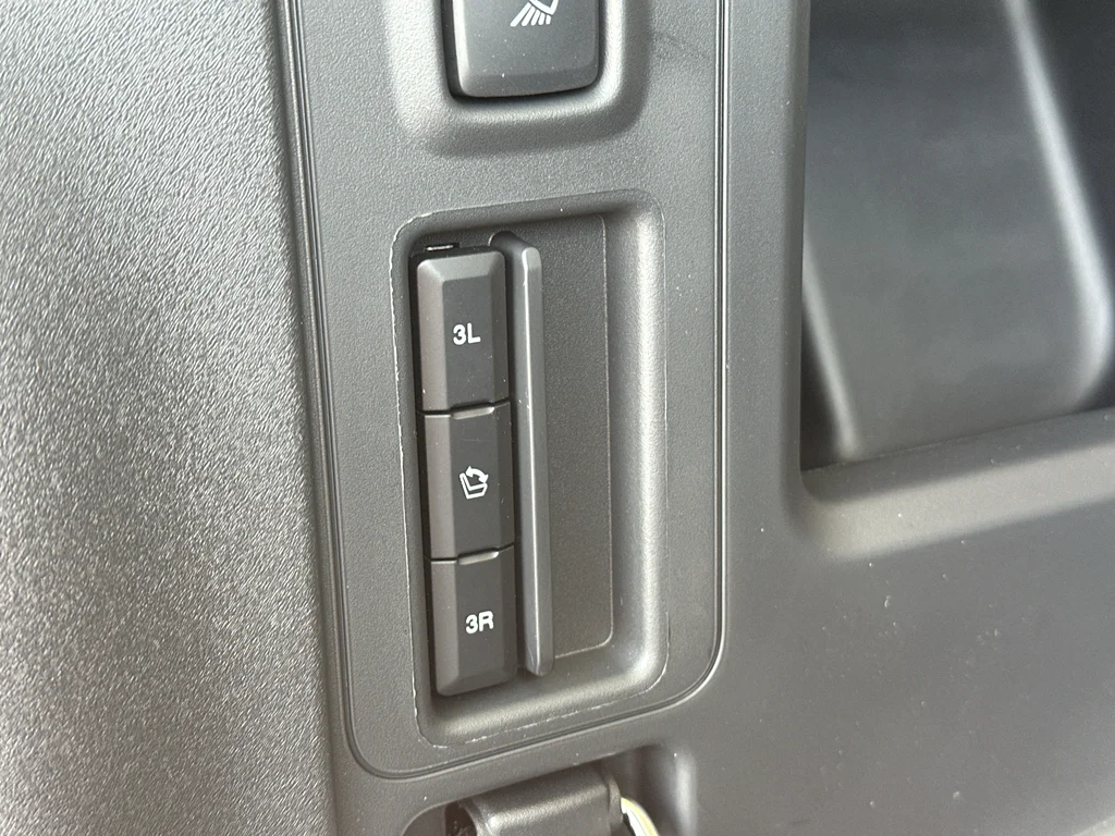 New 2025 Space Silver Metallic Ford Active image 32