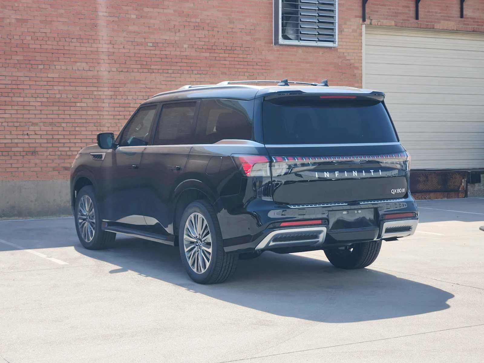 New 2027 BLACK OBSIDIAN INFINITI Luxe 4WD image 4
