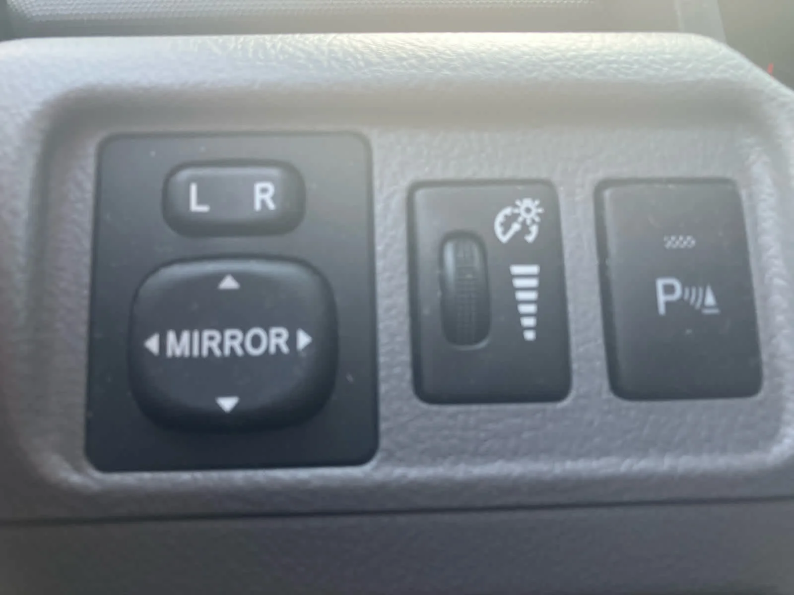 Used 2013 Blizzard Pearl Metallic Toyota SR5 image 14
