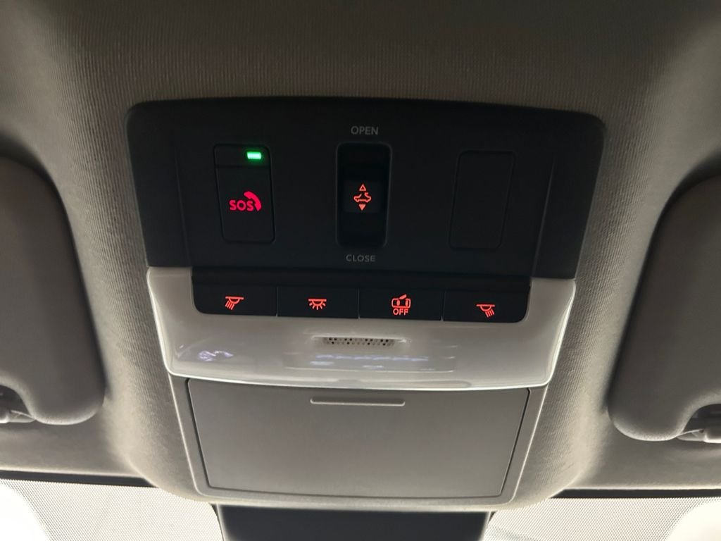 Used 2024 Red Nissan SR image 29