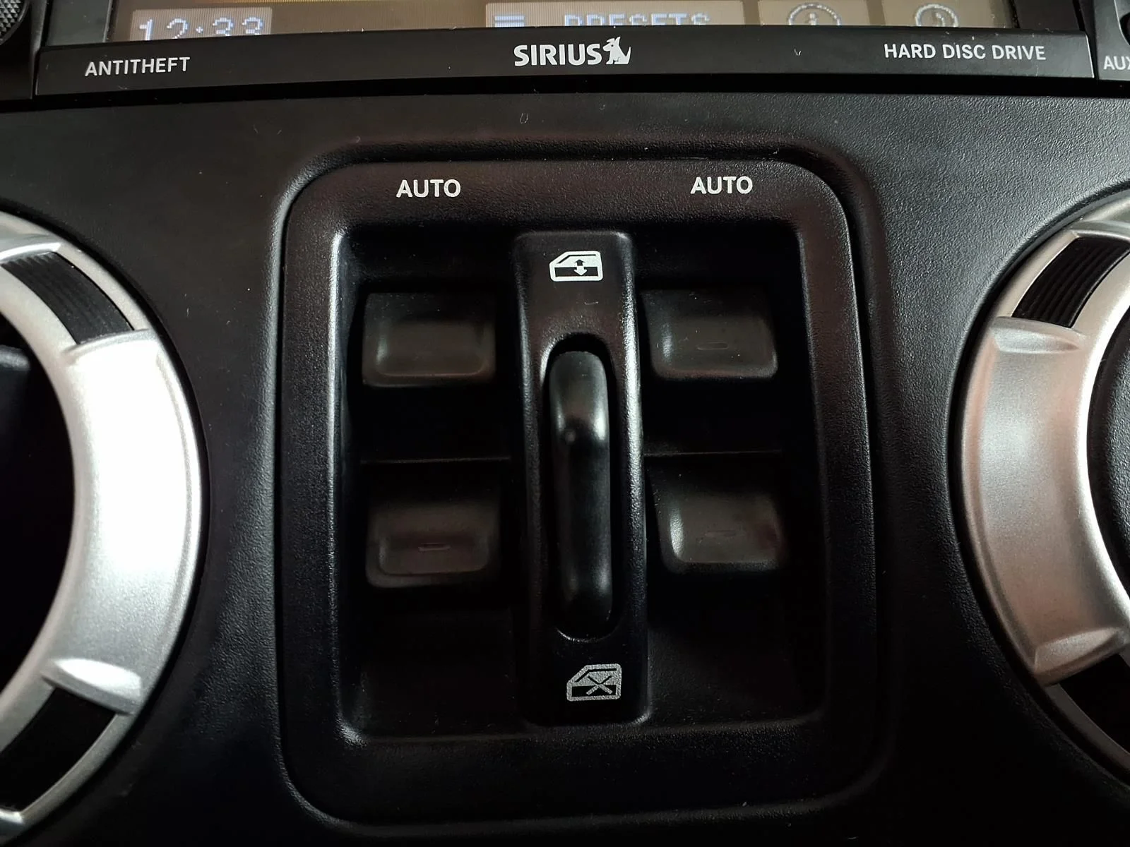 Used 2014 Gray Jeep Unlimited Sahara image 23