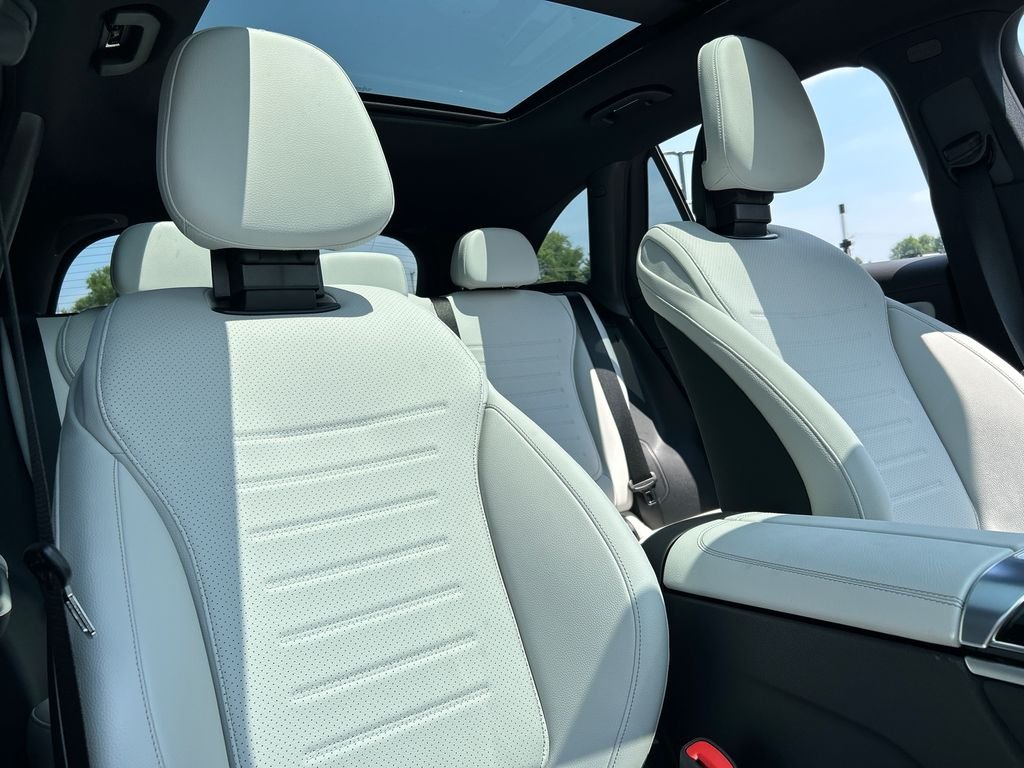 New 2026 Black Mercedes-Benz GLC 300 image 29