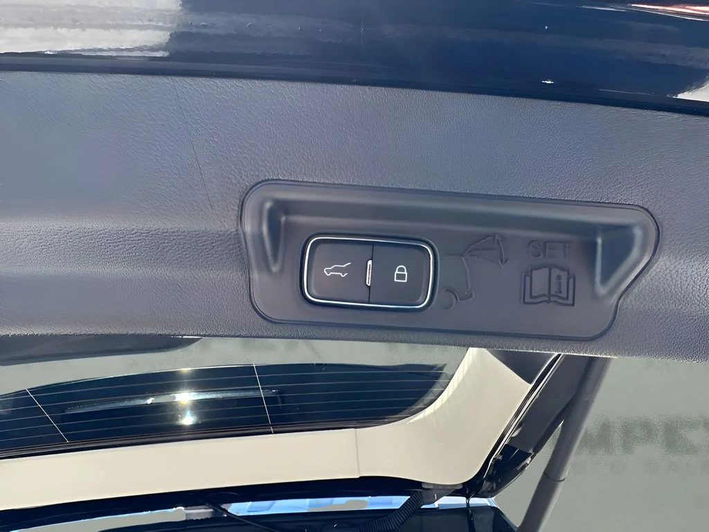 Used 2025 Black Ford Active image 32