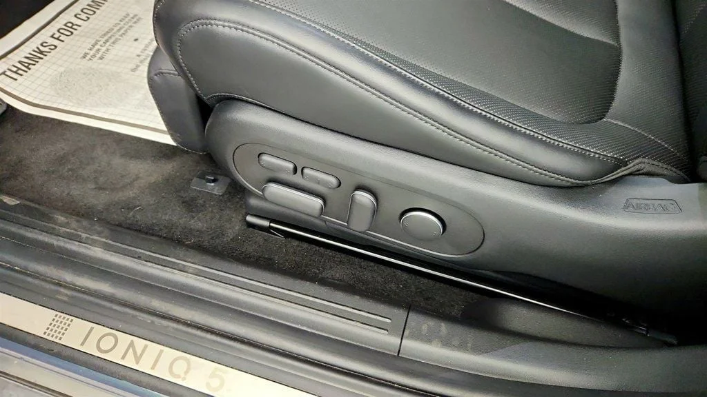Used 2025 Digital Teal Hyundai Limited RWD image 12