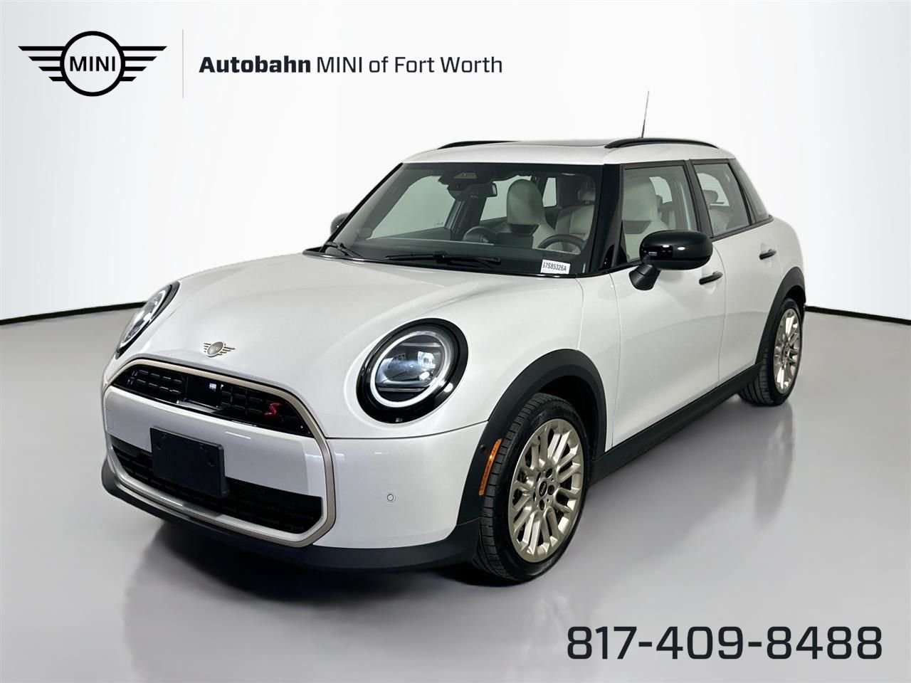 2025 MINI Hardtop Cooper S Signature's photo