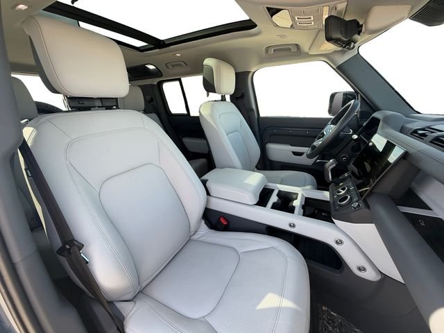 Certified Used 2026 Blue Land Rover X-Dynamic SE image 16