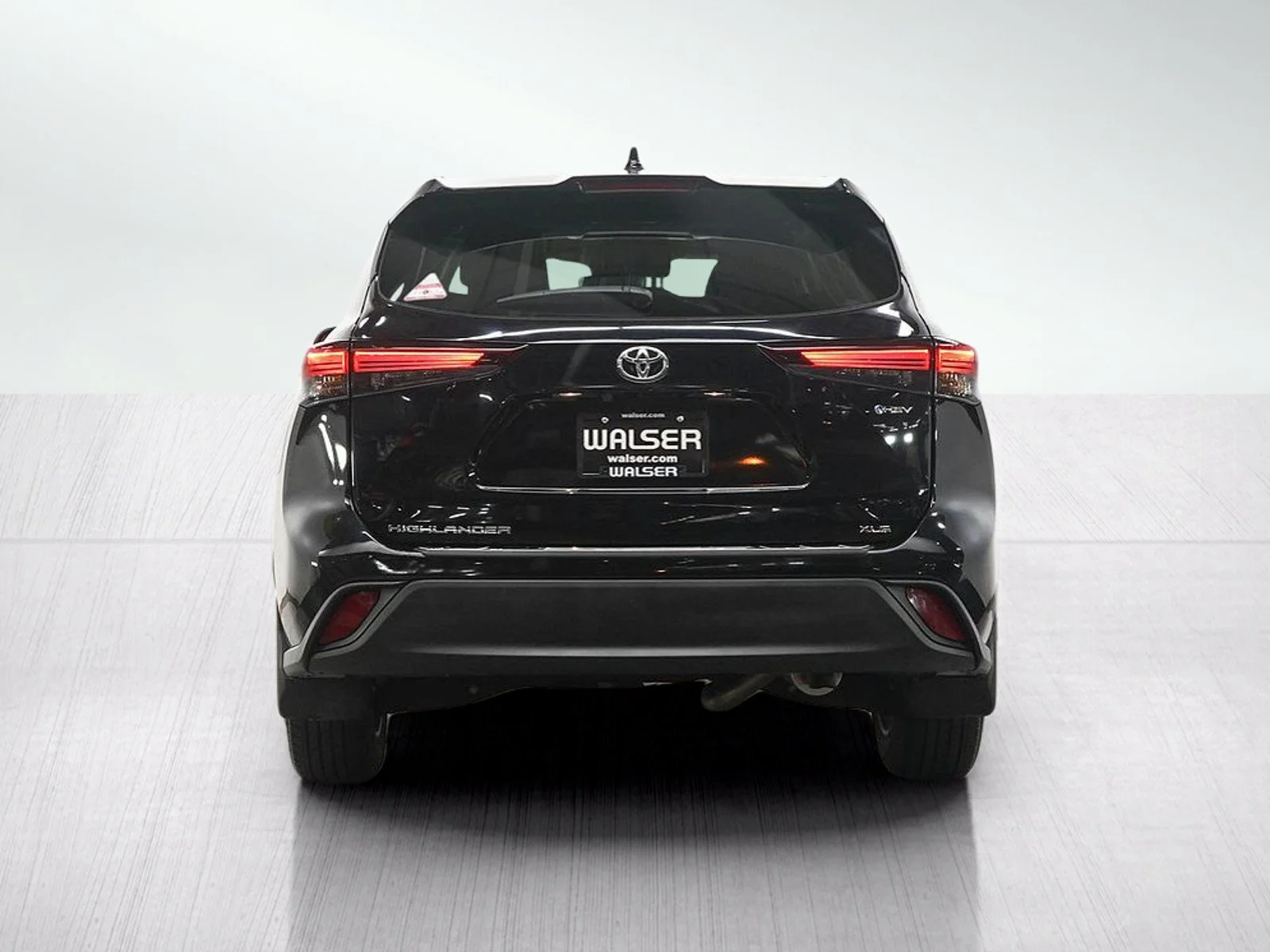 Used 2025 Black Toyota Hybrid XLE AWD (Natl) image 4