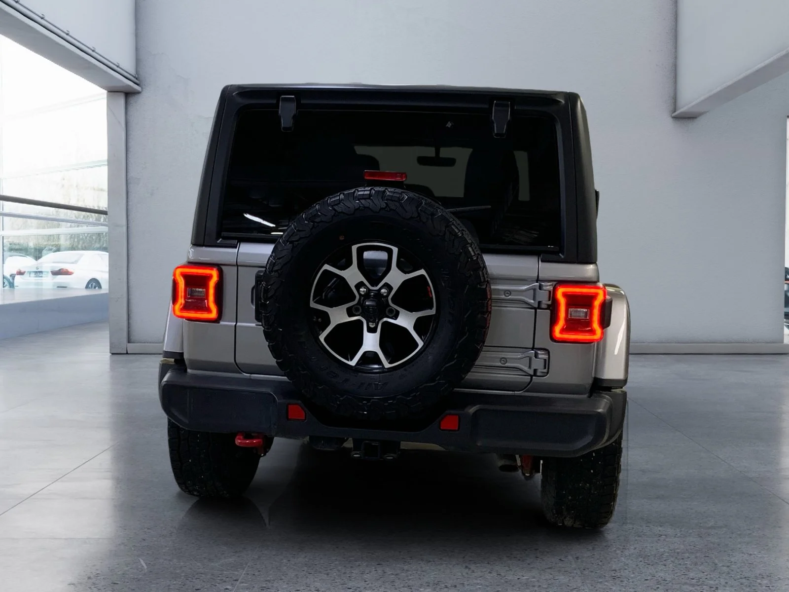 Used 2021 Billet Silver Metallic Clear Coat Jeep Unlimited Rubicon image 4