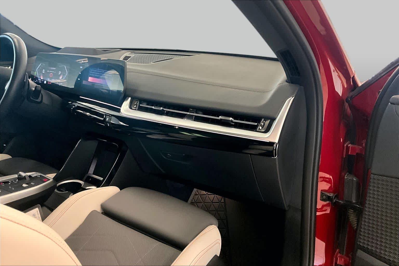 Used 2025 Vegas Red Metallic BMW xDrive28i image 17