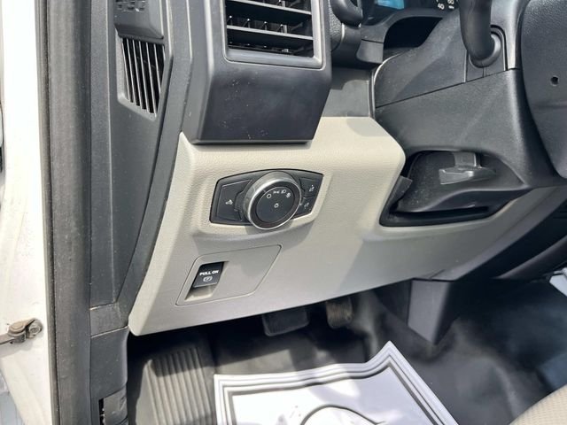 Used 2019 White Ford XL image 21
