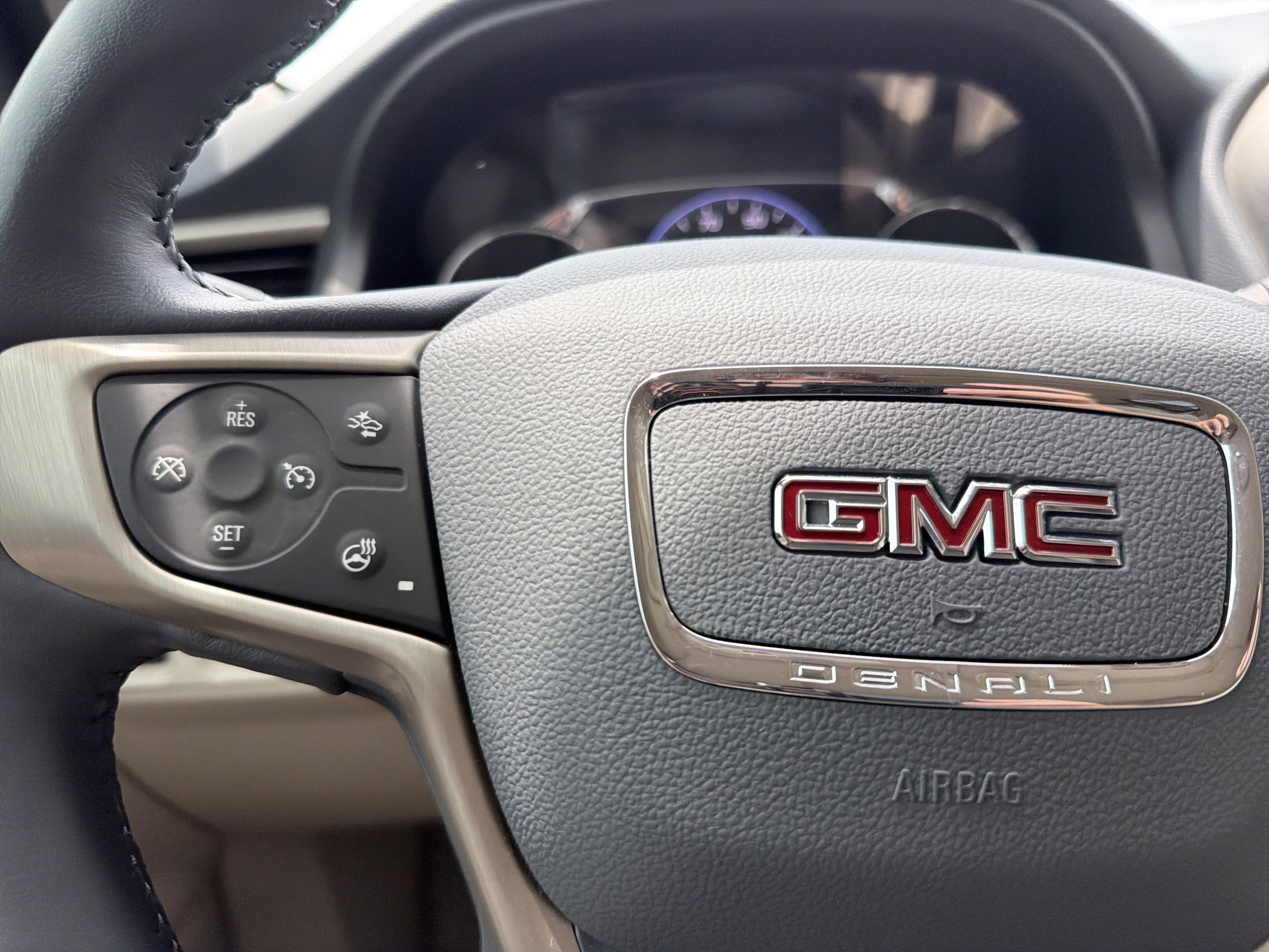 2022 GMC Acadia Denali - Photo 30