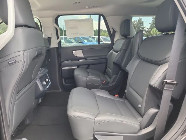 New 2027 Gray Metallic Ford Active image 16