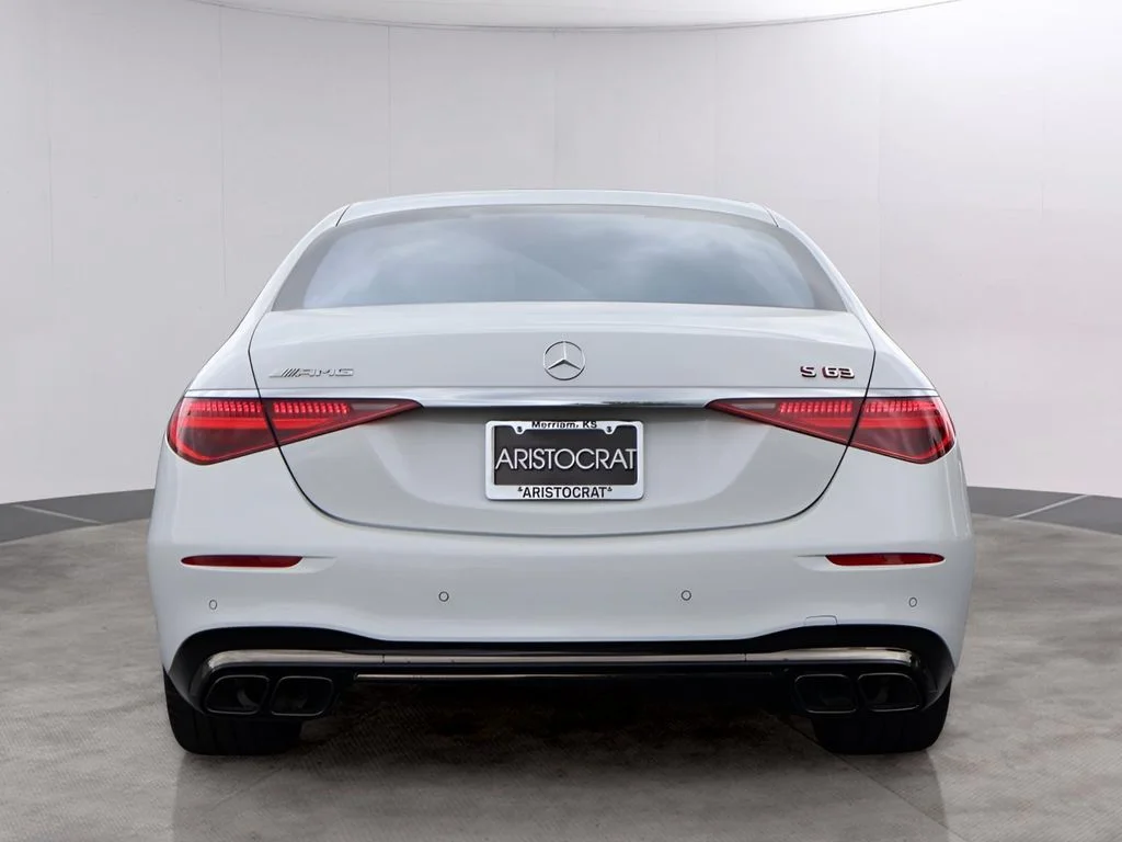 New 2025 MANUFAKTUR Moonlight White Metallic Mercedes-Benz S 63 E AMG® image 6