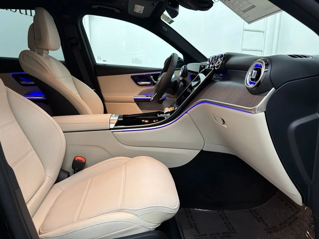 New 2027 Black Mercedes-Benz GLC 300 image 28