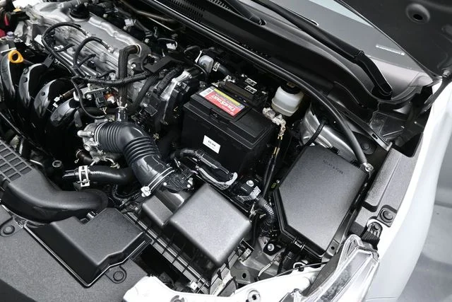Used 2022 Silver Toyota LE image 35