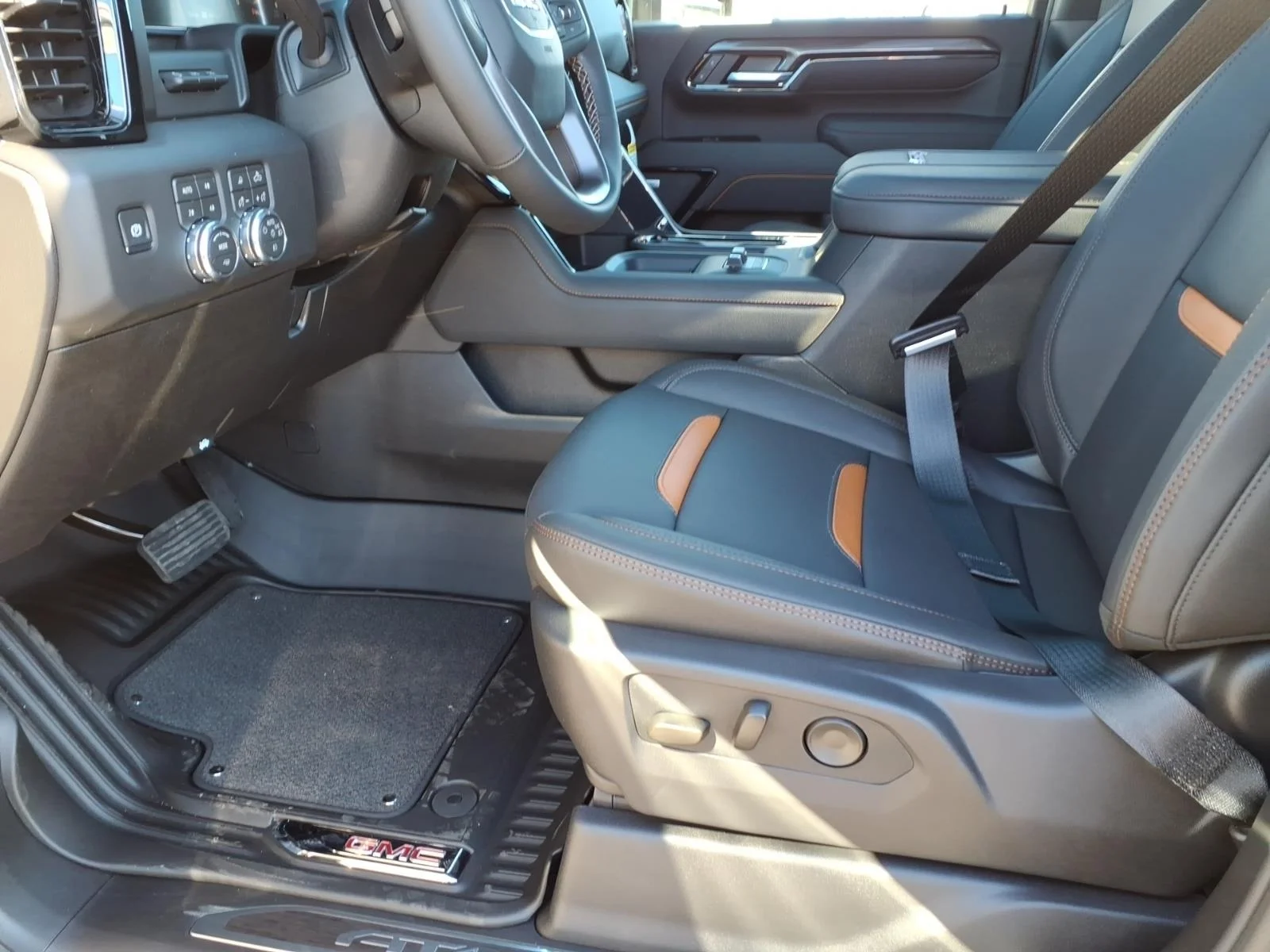 2026 GMC Sierra 2500HD AT4 - Photo 7
