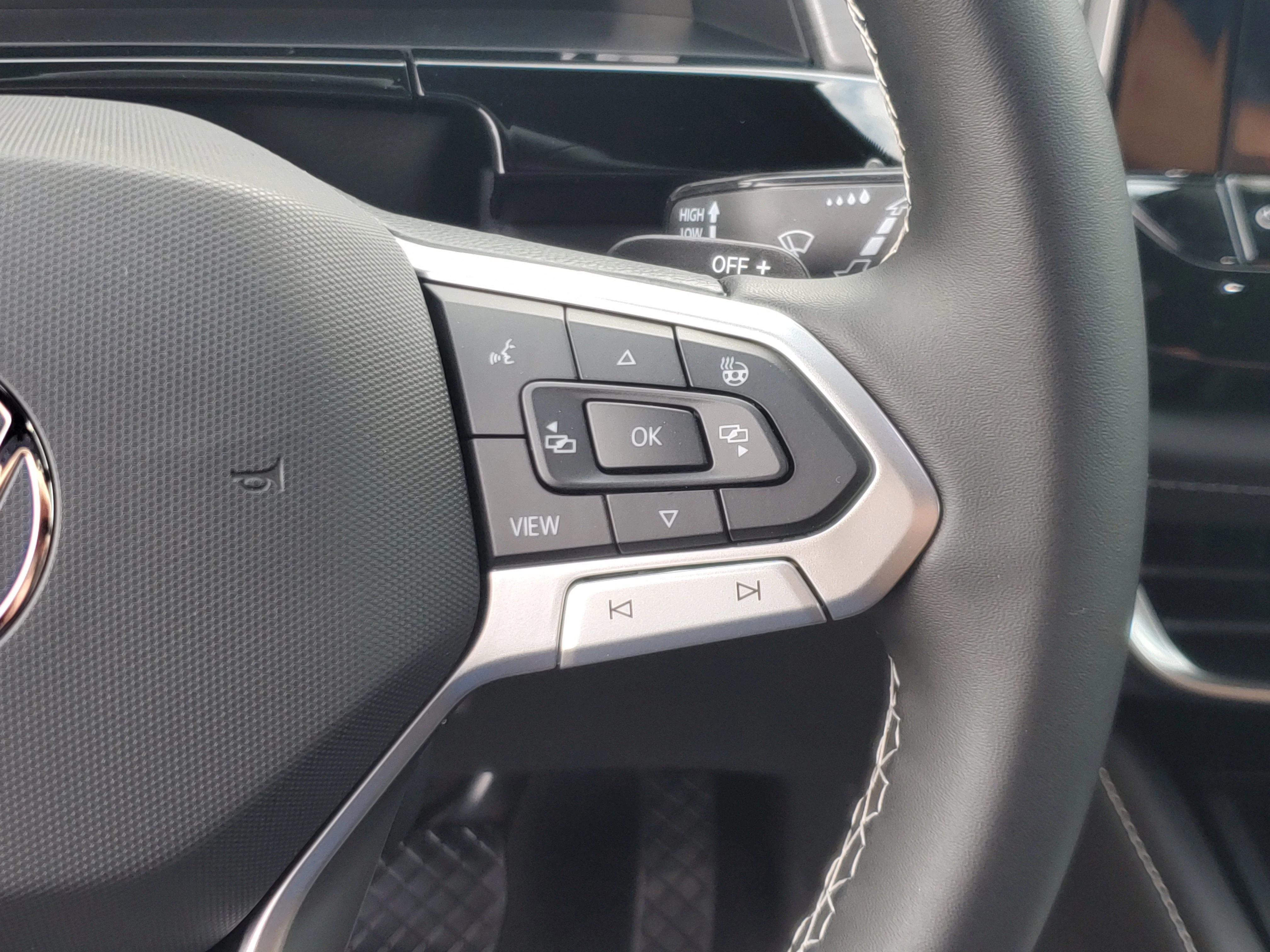 New 2026 Black Volkswagen 2.0T SE w/Technology image 23