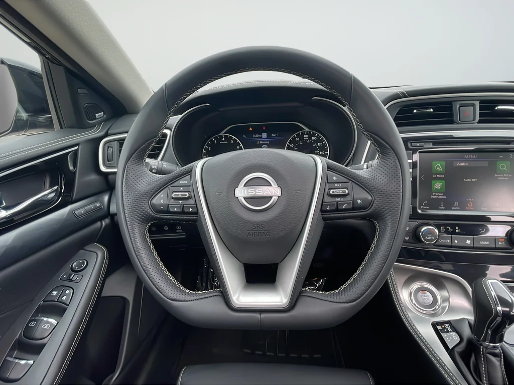 Used 2023 Black Nissan Platinum image 37