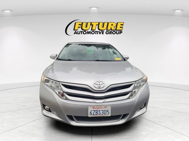 Used 2013 Silver Toyota LE image 2