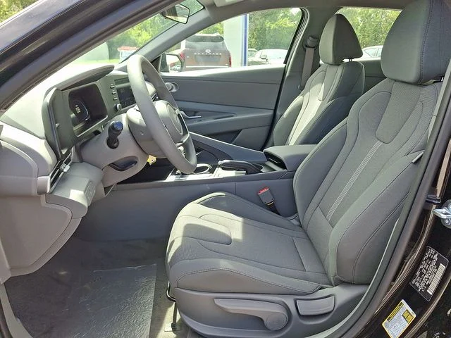 New 2026 Black Hyundai SE image 10