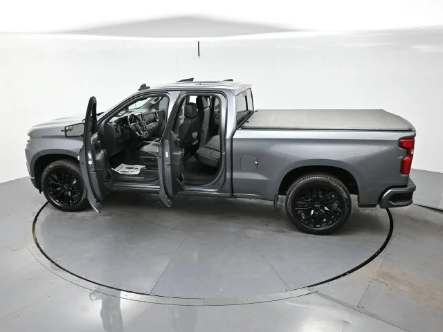 Used 2020 SATIN STEEL METALLIC Chevrolet RST image 39