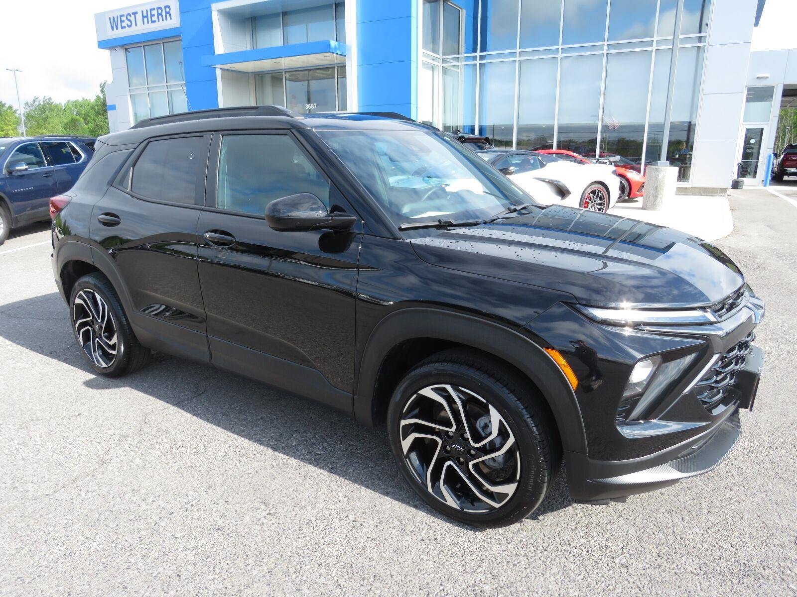 Used 2025 Mosaic Black Metallic Chevrolet RS image 3