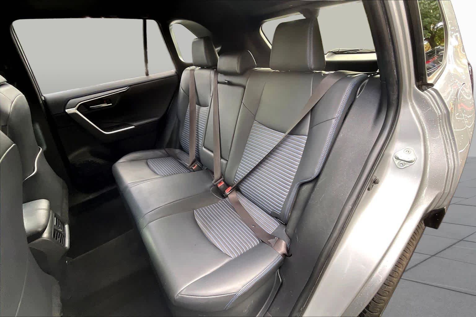 Used 2019 Silver Sky Metallic w/Black Roof Toyota Hybrid XSE image 21