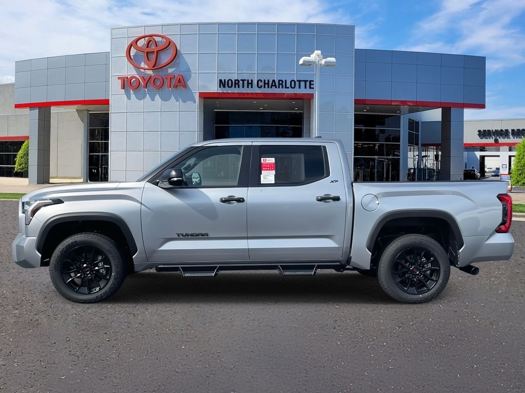 2025 Toyota Tundra SR5 - Photo 10