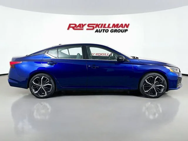 Used 2024 Blue Nissan 2.5 SR image 8