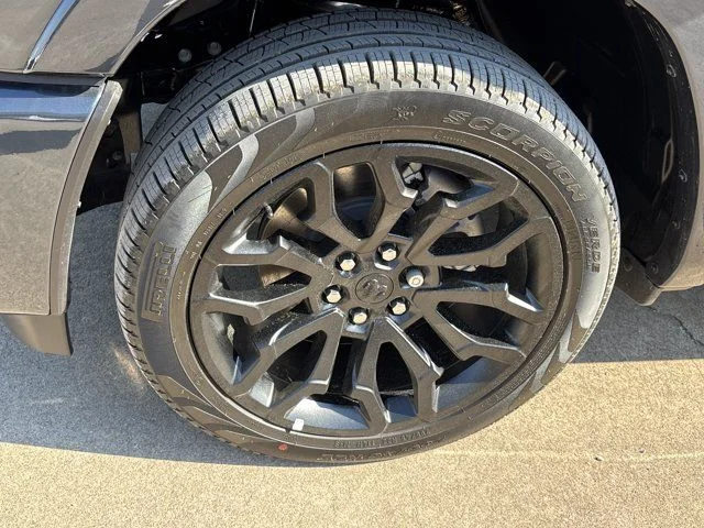 2026 RAM 1500 Limited - Photo 13