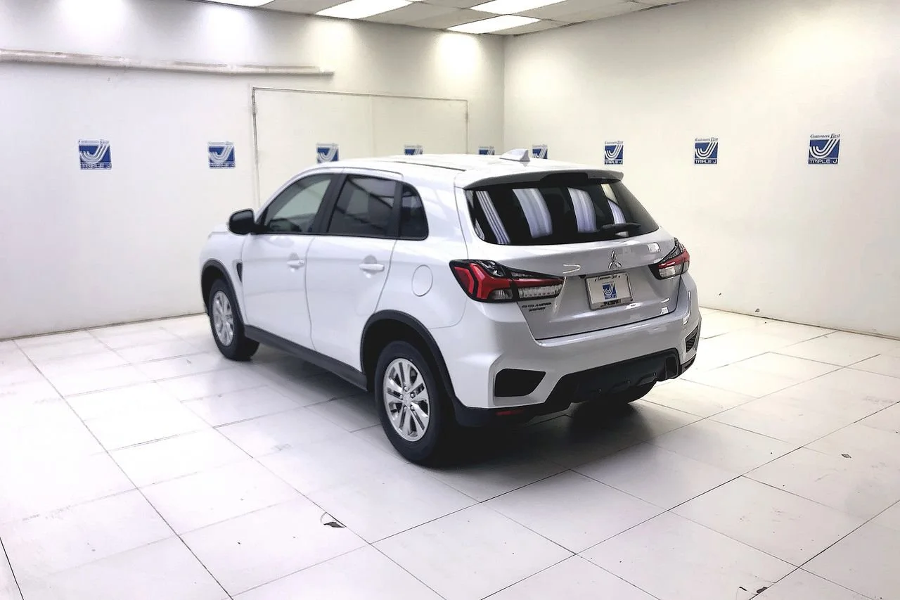 New 2025 White Diamond Mitsubishi S image 5