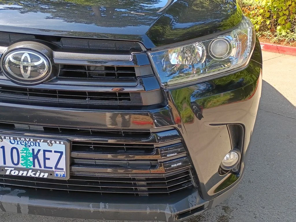 Used 2017 Midnight Black Metallic Toyota SE image 10